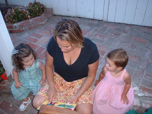 Caroline's party- Pia reading.jpg 35.8K